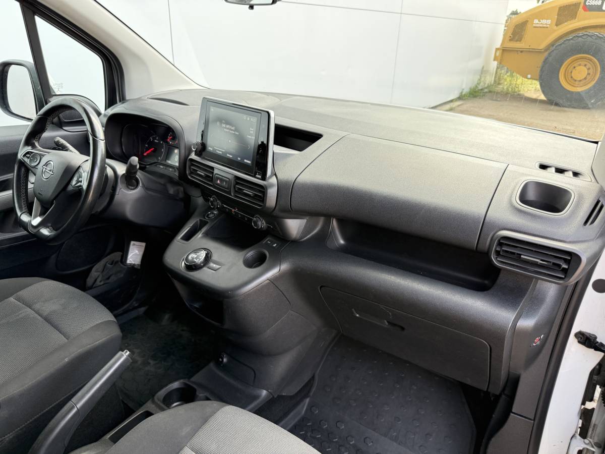 Opel Combo Opel Combo 1.5D 130PK Automaat L1 Climate Control Cruise Control Carplay Parkeersensoren Achter Trekhaak Camera
