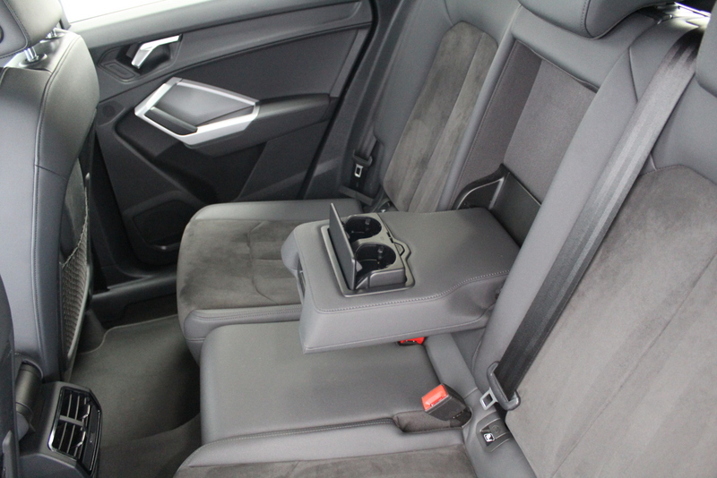 Audi Q3 Audi Q3 40 TFSI quattro Business Edition 191PK, RIJKLAAR | LEER/ALCANTARA | VIRTUAL COCKPIT | 19″ LM-VELGEN