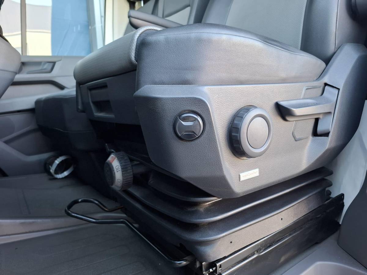 Volkswagen Crafter Volkswagen Crafter 35 2.0 TDI L3H3 Highline AIRCO / CRUISE CONTROLE / 3 ZITS / NAVI / CARPLAY