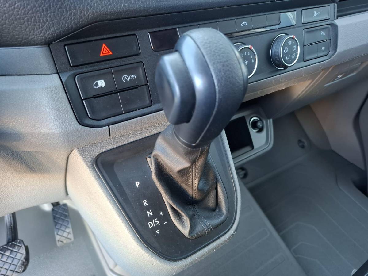 Volkswagen Crafter Volkswagen Crafter 35 2.0 TDI L3H3 Highline AIRCO / CRUISE CONTROLE / 3 ZITS / NAVI / CARPLAY