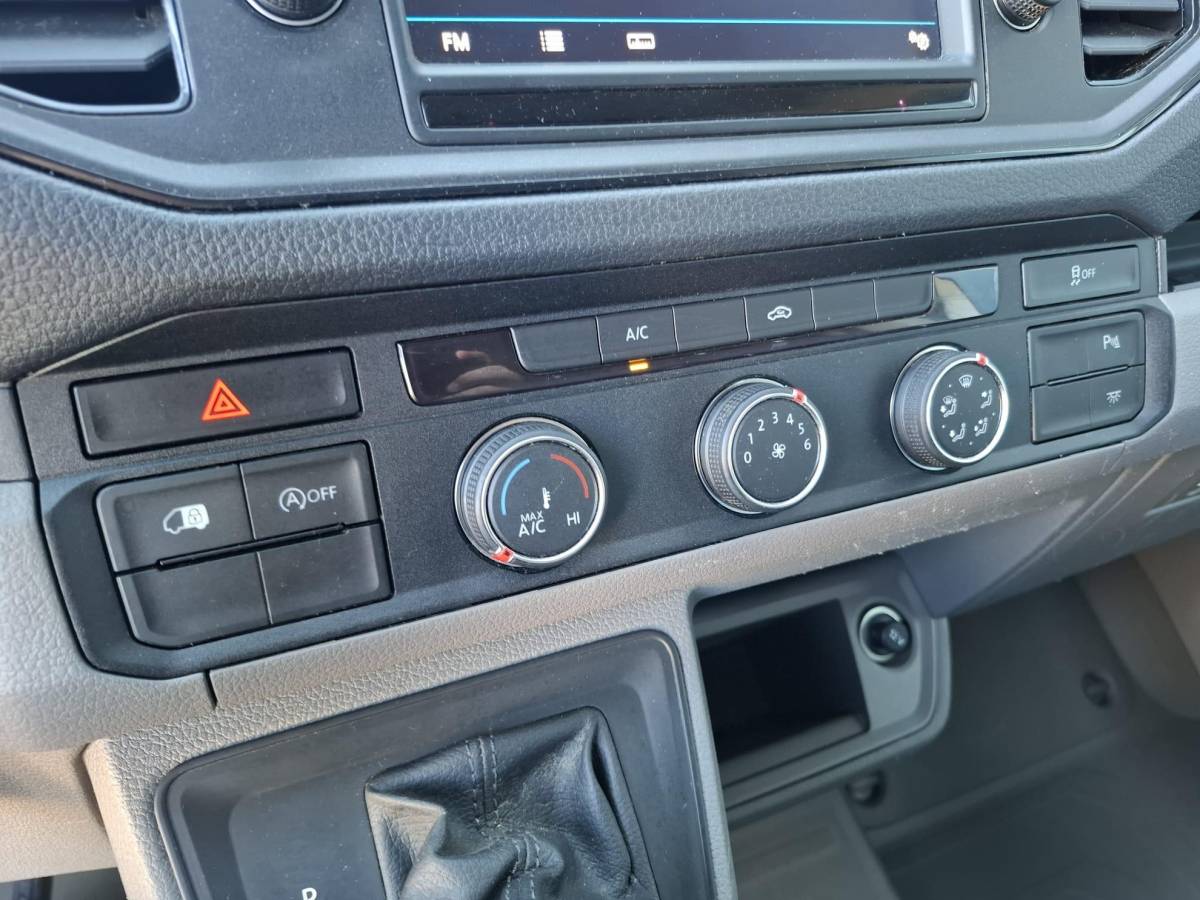 Volkswagen Crafter Volkswagen Crafter 35 2.0 TDI L3H3 Highline AIRCO / CRUISE CONTROLE / 3 ZITS / NAVI / CARPLAY