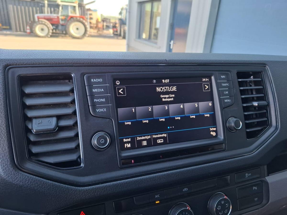 Volkswagen Crafter Volkswagen Crafter 35 2.0 TDI L3H3 Highline AIRCO / CRUISE CONTROLE / 3 ZITS / NAVI / CARPLAY