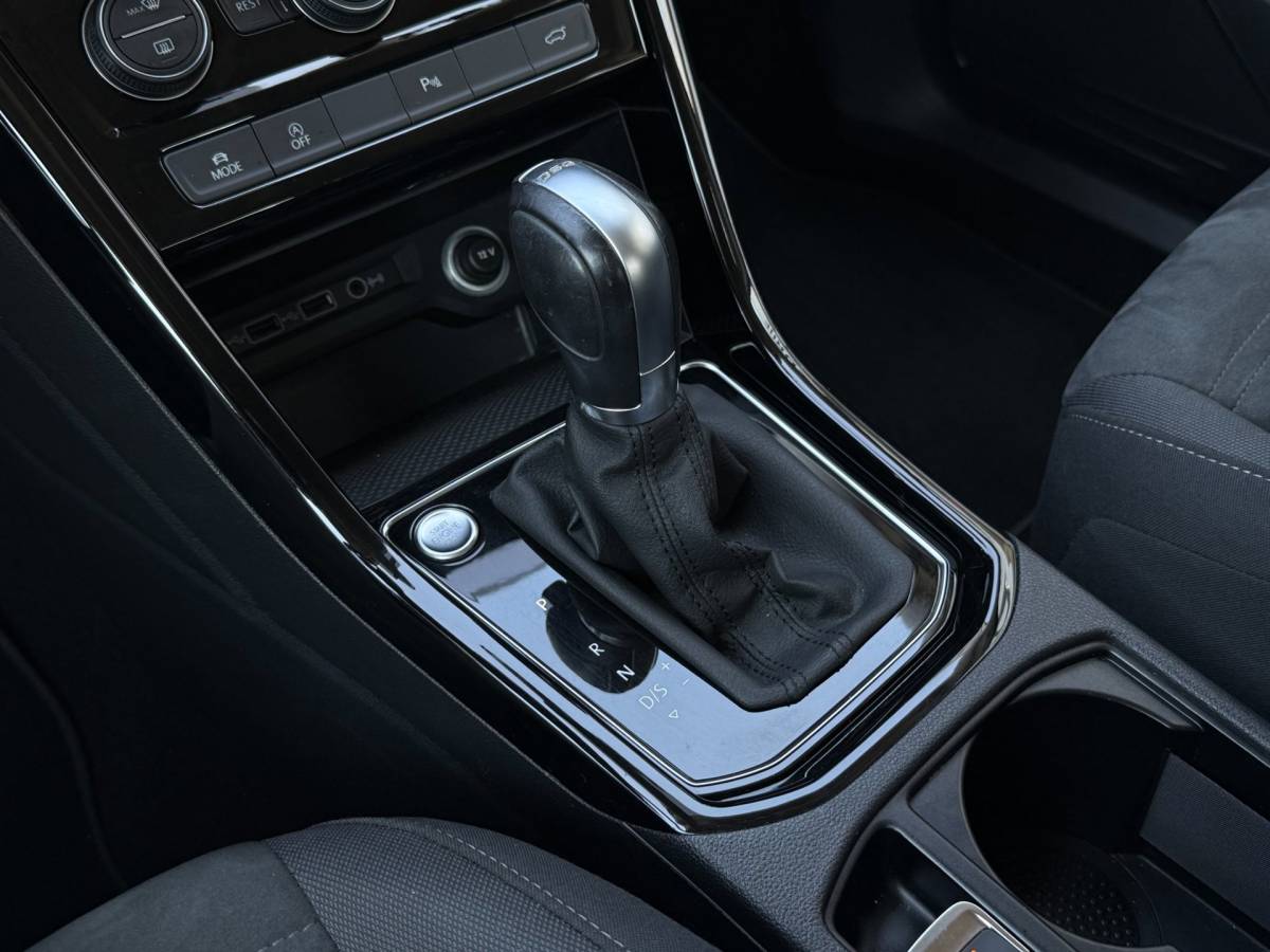 Volkswagen Touran Volkswagen Touran 1.5 TSI Highline Business 7p | Elek. klep