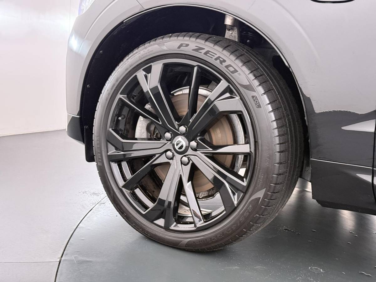 Volvo XC60 Volvo XC60 2.0 T6 Plug-in hybrid AWD Plus Dark DEALER ONDERHOUDE | EL. STOELEN MET GEHEUGEN | HARMAN KARDON |  | STOEL VERWARMING VOOR EN ACHTER| PANORAMA DAK | 360 GRADEN CAMERA | ELEK. STOELEN MET GEHEUGEN | HARMAN/KARDON AUDIO