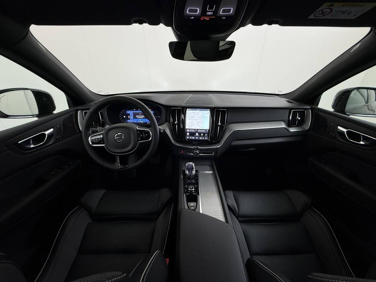 Volvo XC60 Volvo XC60 2.0 T6 Plug-in hybrid AWD Plus Dark DEALER ONDERHOUDE | EL. STOELEN MET GEHEUGEN | HARMAN KARDON |  | STOEL VERWARMING VOOR EN ACHTER| PANORAMA DAK | 360 GRADEN CAMERA | ELEK. STOELEN MET GEHEUGEN | HARMAN/KARDON AUDIO