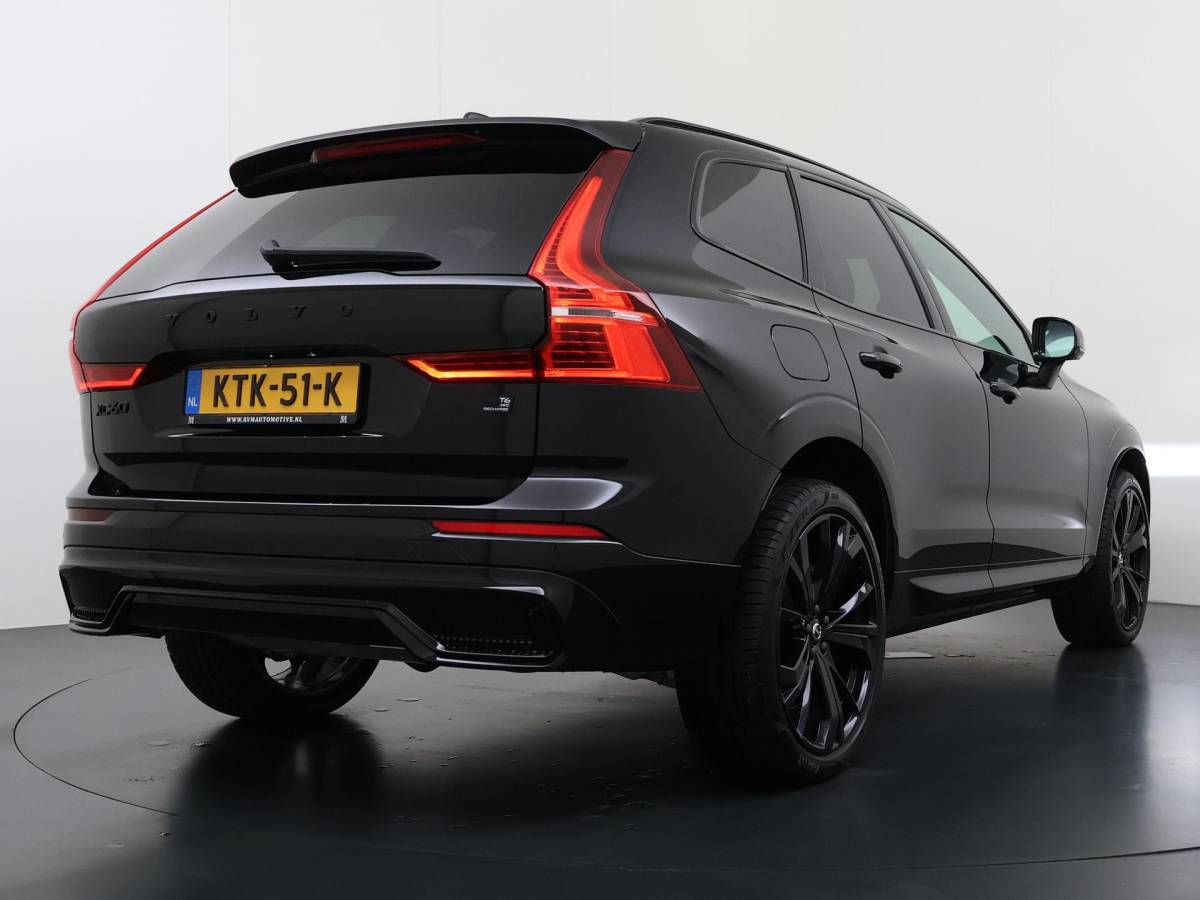 Volvo XC60 Volvo XC60 2.0 T6 Plug-in hybrid AWD Plus Dark DEALER ONDERHOUDE | EL. STOELEN MET GEHEUGEN | HARMAN KARDON |  | STOEL VERWARMING VOOR EN ACHTER| PANORAMA DAK | 360 GRADEN CAMERA | ELEK. STOELEN MET GEHEUGEN | HARMAN/KARDON AUDIO