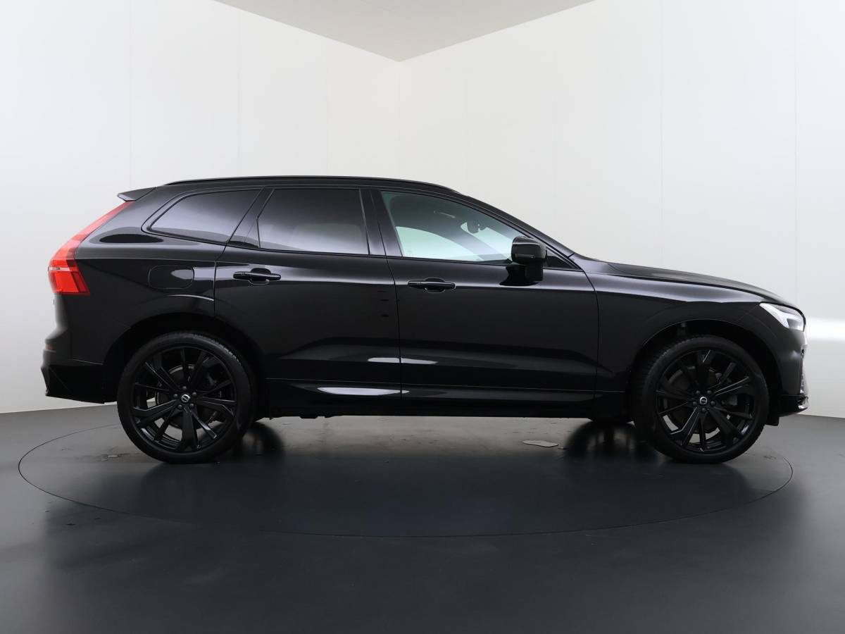 Volvo XC60 Volvo XC60 2.0 T6 Plug-in hybrid AWD Plus Dark DEALER ONDERHOUDE | EL. STOELEN MET GEHEUGEN | HARMAN KARDON |  | STOEL VERWARMING VOOR EN ACHTER| PANORAMA DAK | 360 GRADEN CAMERA | ELEK. STOELEN MET GEHEUGEN | HARMAN/KARDON AUDIO