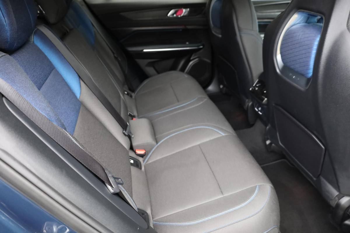 Lynk & Co 01 Lynk & Co 01 1.5 261PK! TREKHAAK 6.6Kwh LADEN! 360-CAMERA STOELVERW. PANO/SCHUIF MEMORY INFINITY DAB NAVI CARPLAY ELEK.ACHTERKLEP 20″LMV