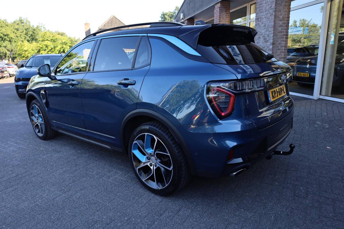 Lynk & Co 01 Lynk & Co 01 1.5 261PK! TREKHAAK 6.6Kwh LADEN! 360-CAMERA STOELVERW. PANO/SCHUIF MEMORY INFINITY DAB NAVI CARPLAY ELEK.ACHTERKLEP 20″LMV