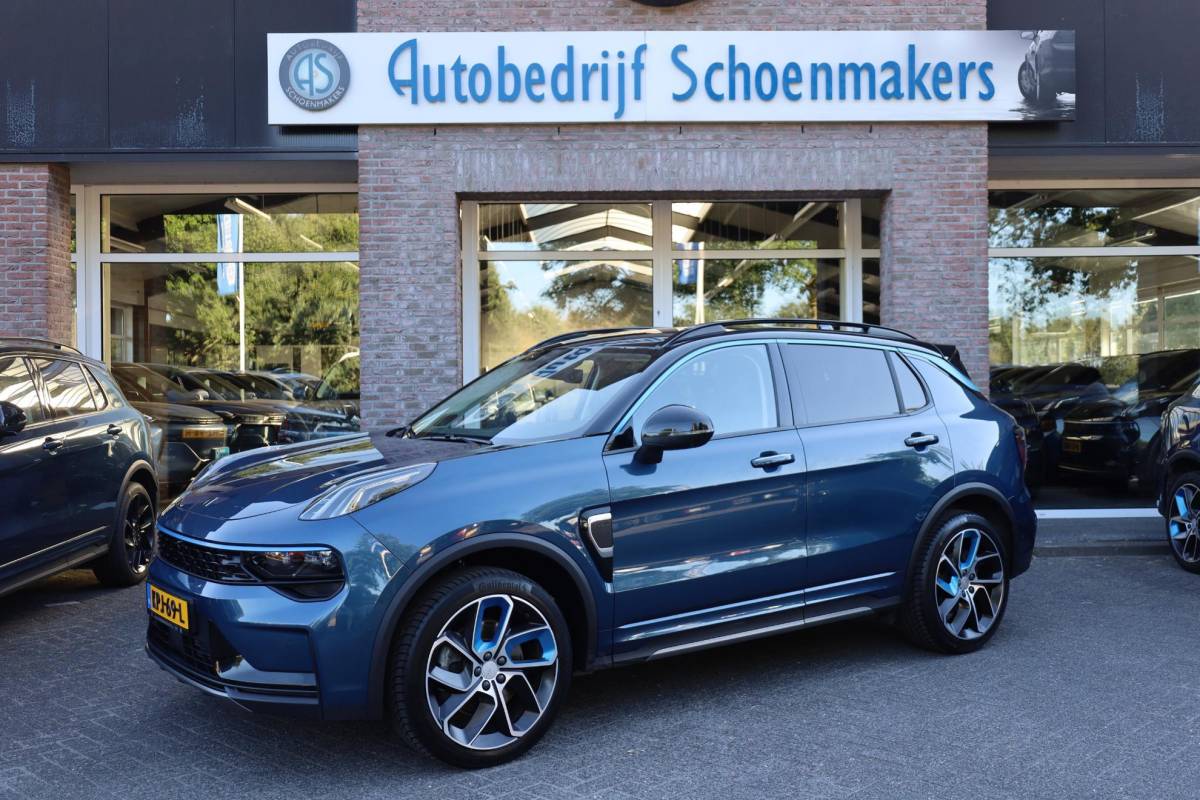 Lynk & Co 01 Lynk & Co 01 1.5 261PK! TREKHAAK 6.6Kwh LADEN! 360-CAMERA STOELVERW. PANO/SCHUIF MEMORY INFINITY DAB NAVI CARPLAY ELEK.ACHTERKLEP 20″LMV