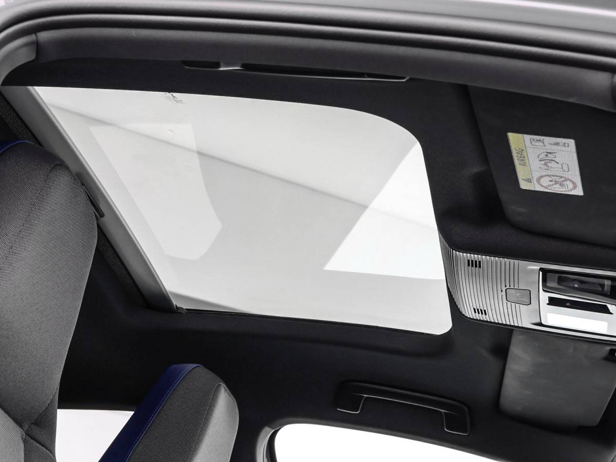 Volkswagen Golf Volkswagen Golf 1.5 eHybrid 272pk DSG GTE · Panoramadak · Camera · Matrix LED · Stuur- & Stoelverwarming · Head-Up Display · Garantie t/m 09-09-2030 of 100.000km