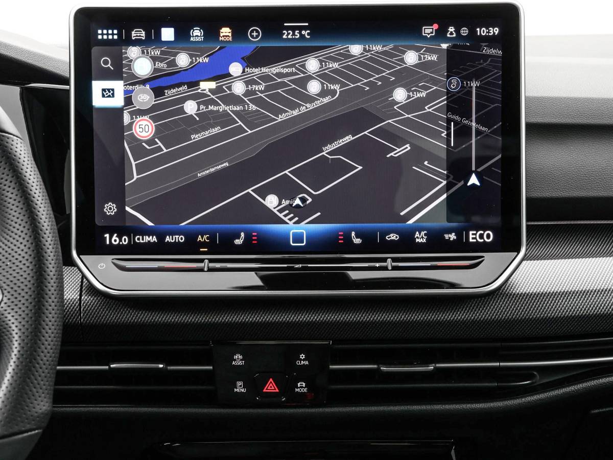 Volkswagen Golf Volkswagen Golf 1.5 eHybrid 272pk DSG GTE · Panoramadak · Camera · Matrix LED · Stuur- & Stoelverwarming · Head-Up Display · Garantie t/m 09-09-2030 of 100.000km