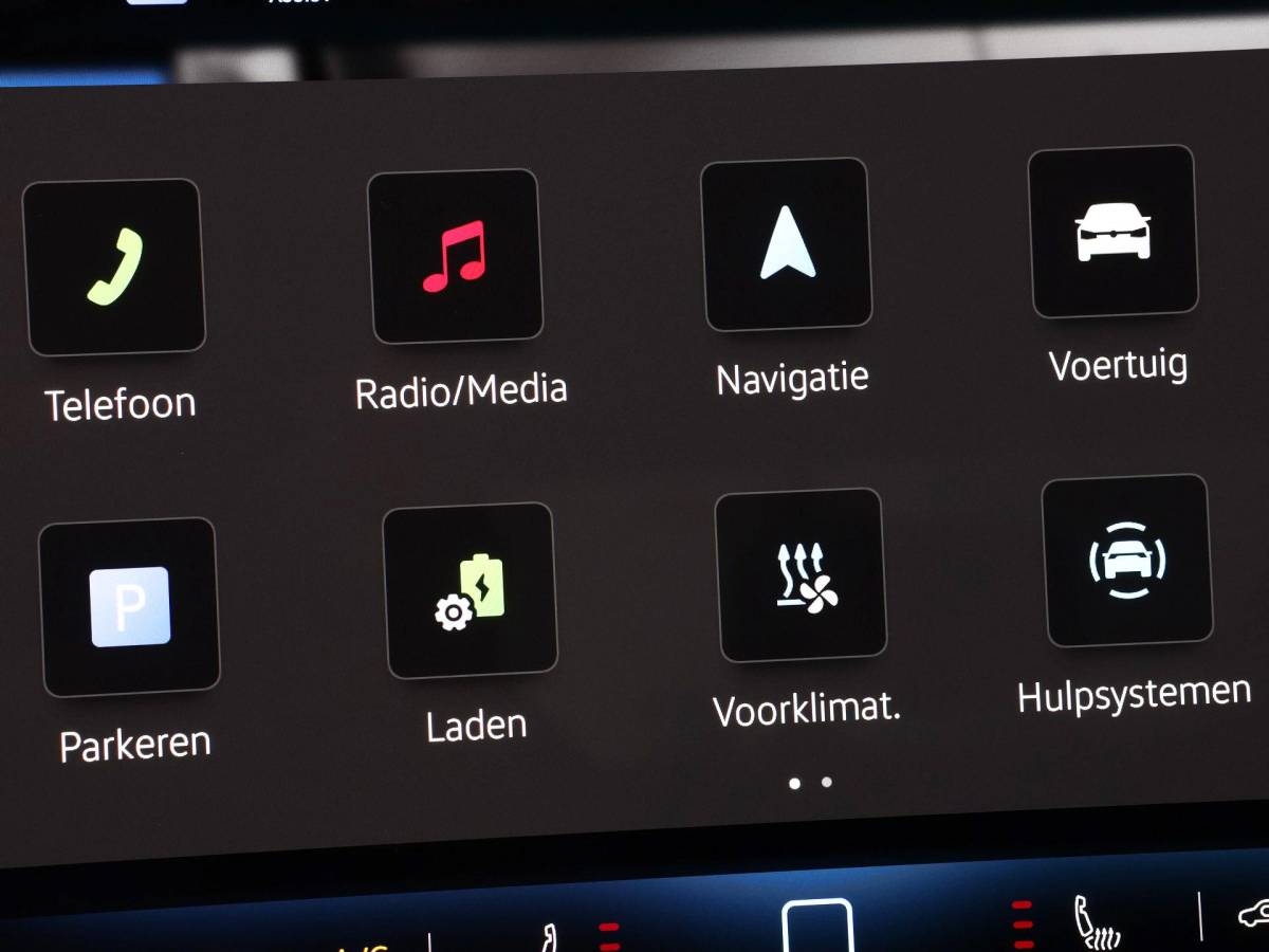 Volkswagen Golf Volkswagen Golf 1.5 eHybrid 272pk DSG GTE · Panoramadak · Camera · Matrix LED · Stuur- & Stoelverwarming · Head-Up Display · Garantie t/m 09-09-2030 of 100.000km