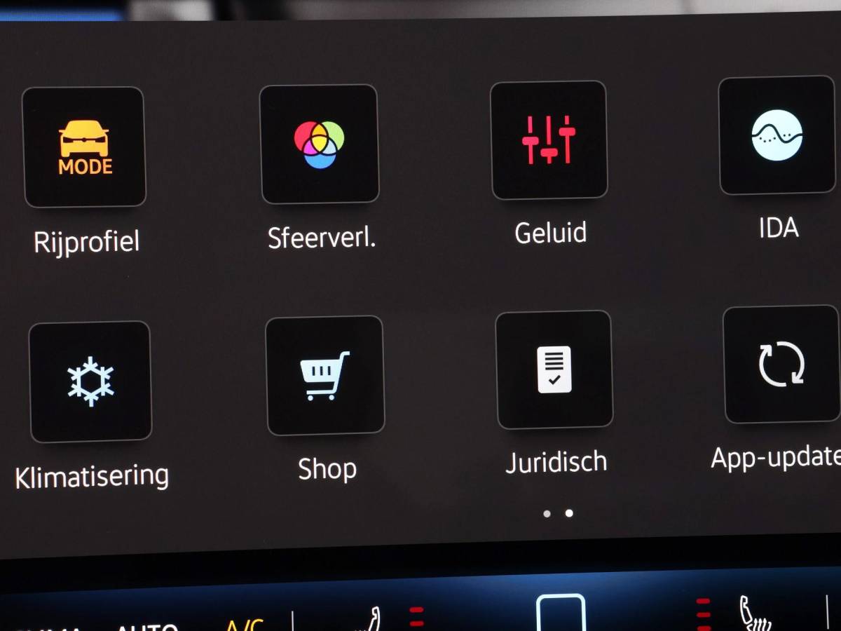 Volkswagen Golf Volkswagen Golf 1.5 eHybrid 272pk DSG GTE · Panoramadak · Camera · Matrix LED · Stuur- & Stoelverwarming · Head-Up Display · Garantie t/m 09-09-2030 of 100.000km