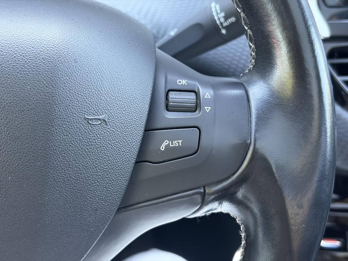 Peugeot 2008 Peugeot 2008 1.2 PureTech Allure D-riem vv in 02-2026 l Pano l Carplay l Camera l Halfleder l 110pk l Dealer Onderhouden l 2e Eigenaar l Navi l Clima l Cruise l Pdc l Lm velgen l Apk tot 02-2027