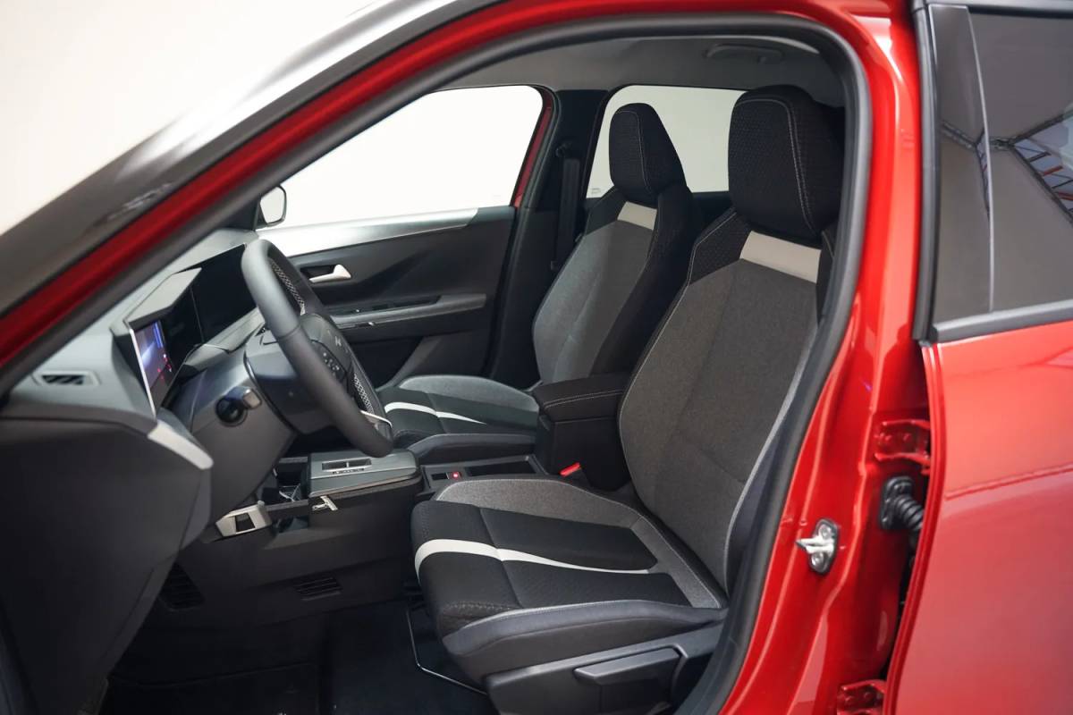 Opel Frontera Opel Frontera Electric GS 44 kWh [ LED Navi Stoel-en stuurverwarming Apple / Android Climate Camera ]