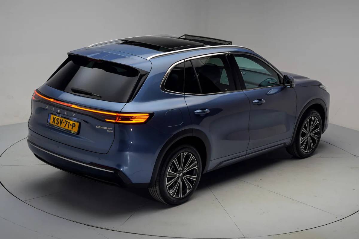 Geely Starray EM-i Geely Starray EM-i Starray EM-i Max+ [ Panoramadak 136 km elektrisch HUD leder Navi Apple / Android ]