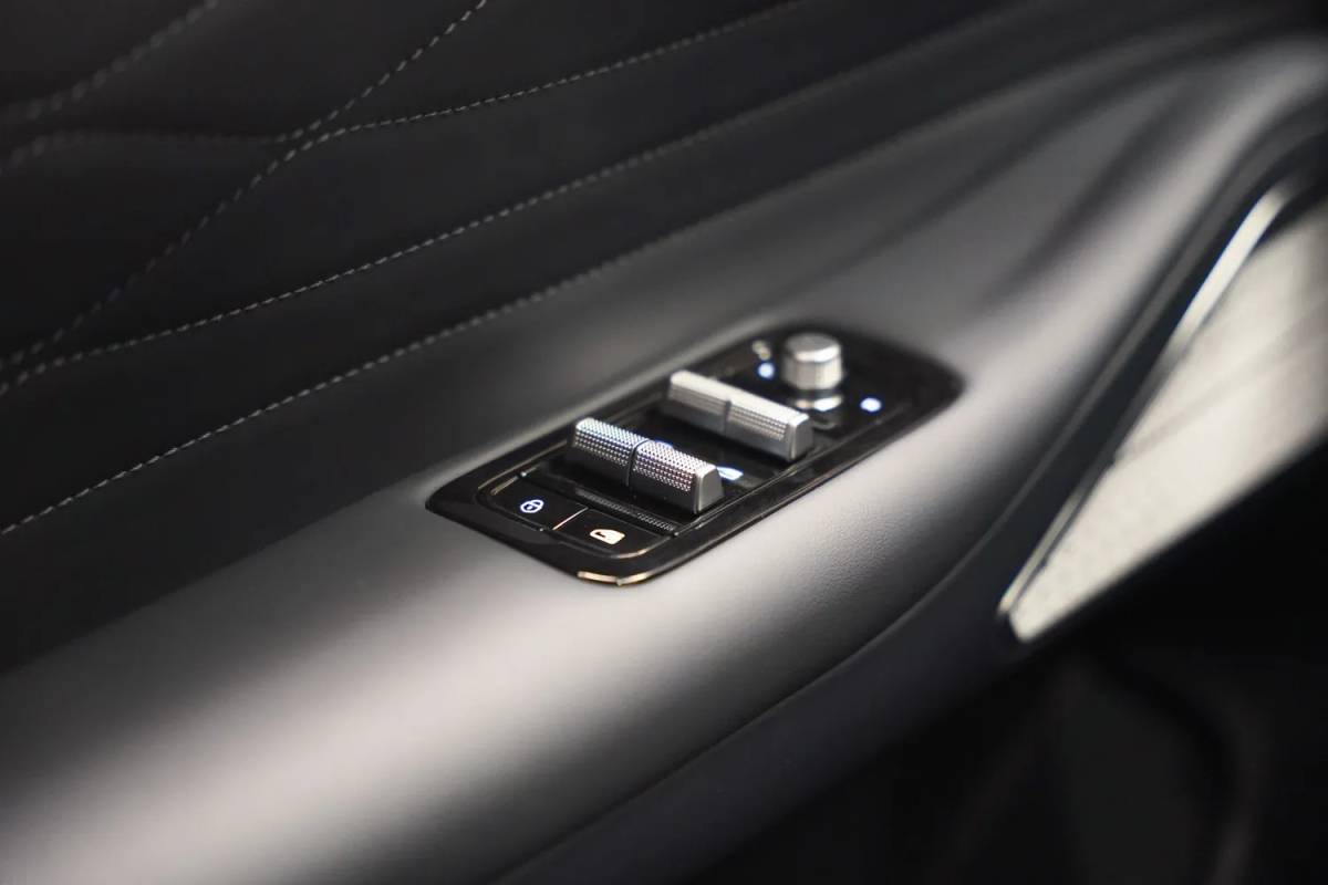 Geely Starray EM-i Geely Starray EM-i Starray EM-i Max+ [ Panoramadak 136 km elektrisch HUD leder Navi Apple / Android ]