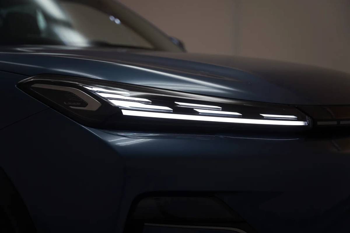Geely Starray EM-i Geely Starray EM-i Starray EM-i Max+ [ Panoramadak 136 km elektrisch HUD leder Navi Apple / Android ]