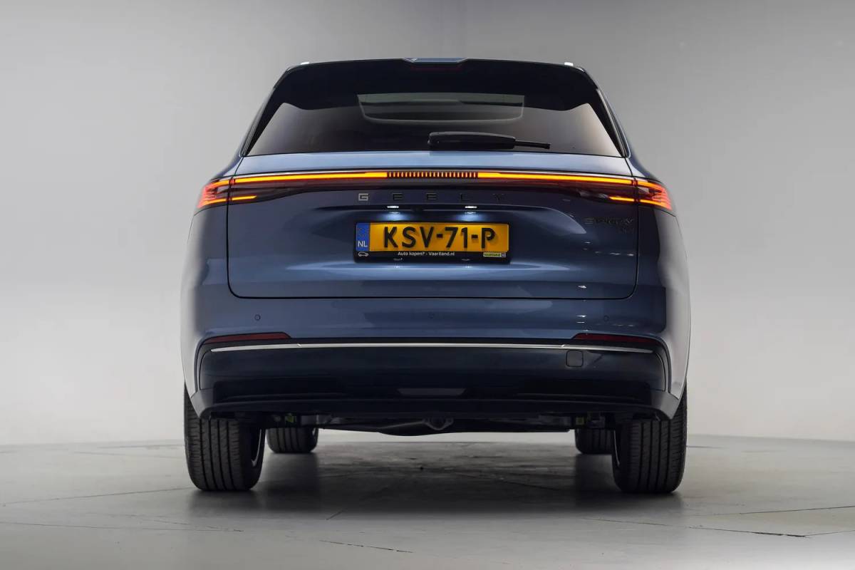 Geely Starray EM-i Geely Starray EM-i Starray EM-i Max+ [ Panoramadak 136 km elektrisch HUD leder Navi Apple / Android ]