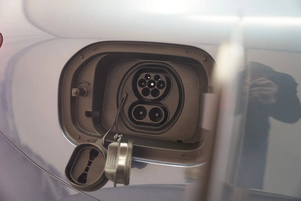 Geely Starray EM-i Geely Starray EM-i Starray EM-i Max+ [ Panoramadak 136 km elektrisch HUD leder Navi Apple / Android ]