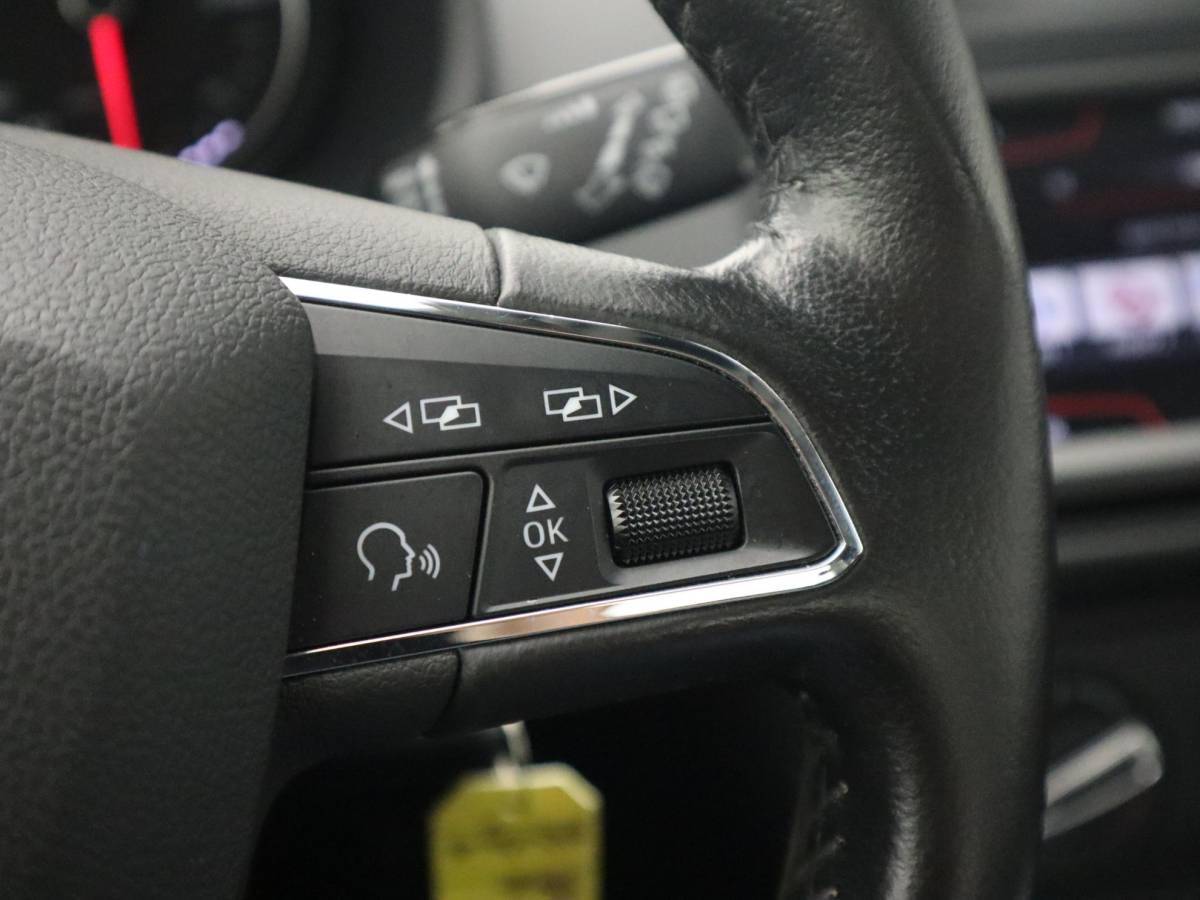 SEAT Ibiza SEAT Ibiza 1.0 EcoTSI Style Connect CARPLAY / NAVI / AIRCO / PDC / BLUETOOTH / CRUISE / NL-AUTO