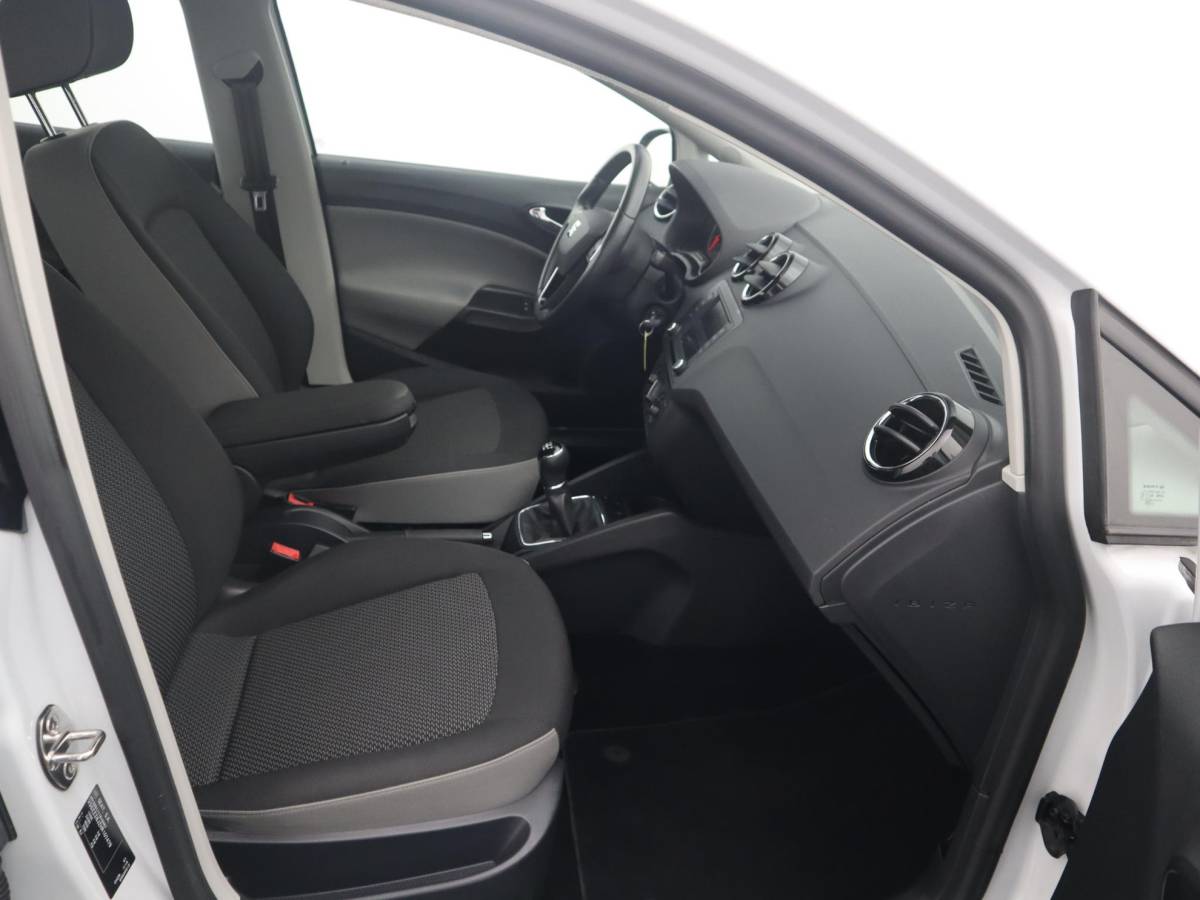 SEAT Ibiza SEAT Ibiza 1.0 EcoTSI Style Connect CARPLAY / NAVI / AIRCO / PDC / BLUETOOTH / CRUISE / NL-AUTO