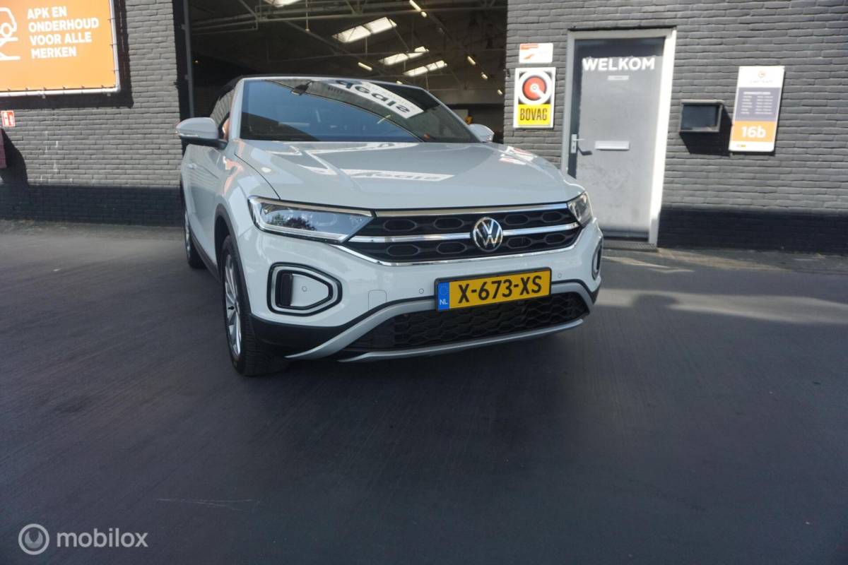Volkswagen T-Roc Volkswagen T-Roc Cabrio 1.5 TSI R-Line ( 1e eigenaar ! )