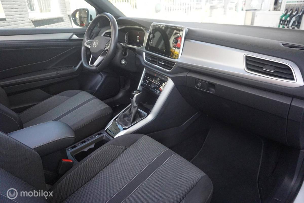 Volkswagen T-Roc Volkswagen T-Roc Cabrio 1.5 TSI R-Line ( 1e eigenaar ! )