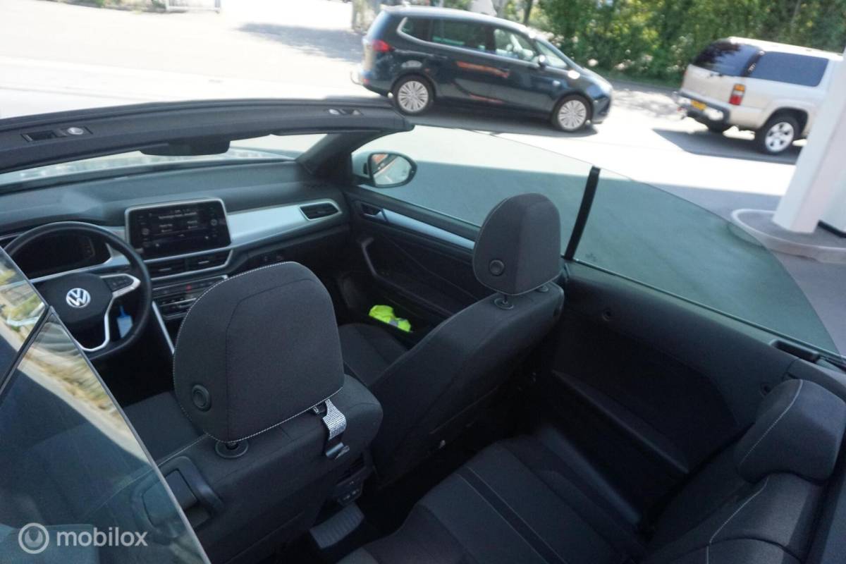 Volkswagen T-Roc Volkswagen T-Roc Cabrio 1.5 TSI R-Line ( 1e eigenaar ! )