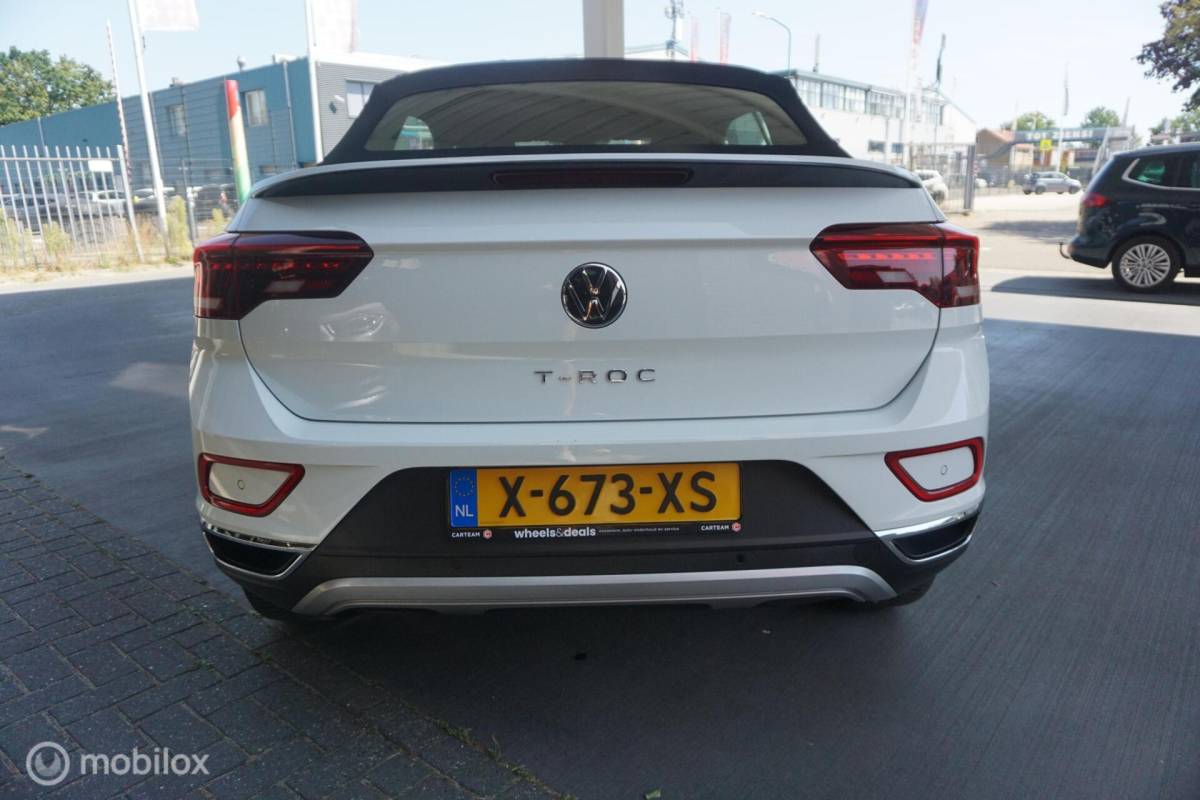 Volkswagen T-Roc Volkswagen T-Roc Cabrio 1.5 TSI R-Line ( 1e eigenaar ! )