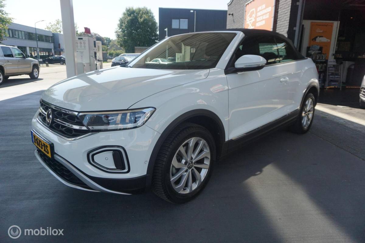 Volkswagen T-Roc Volkswagen T-Roc Cabrio 1.5 TSI R-Line ( 1e eigenaar ! )