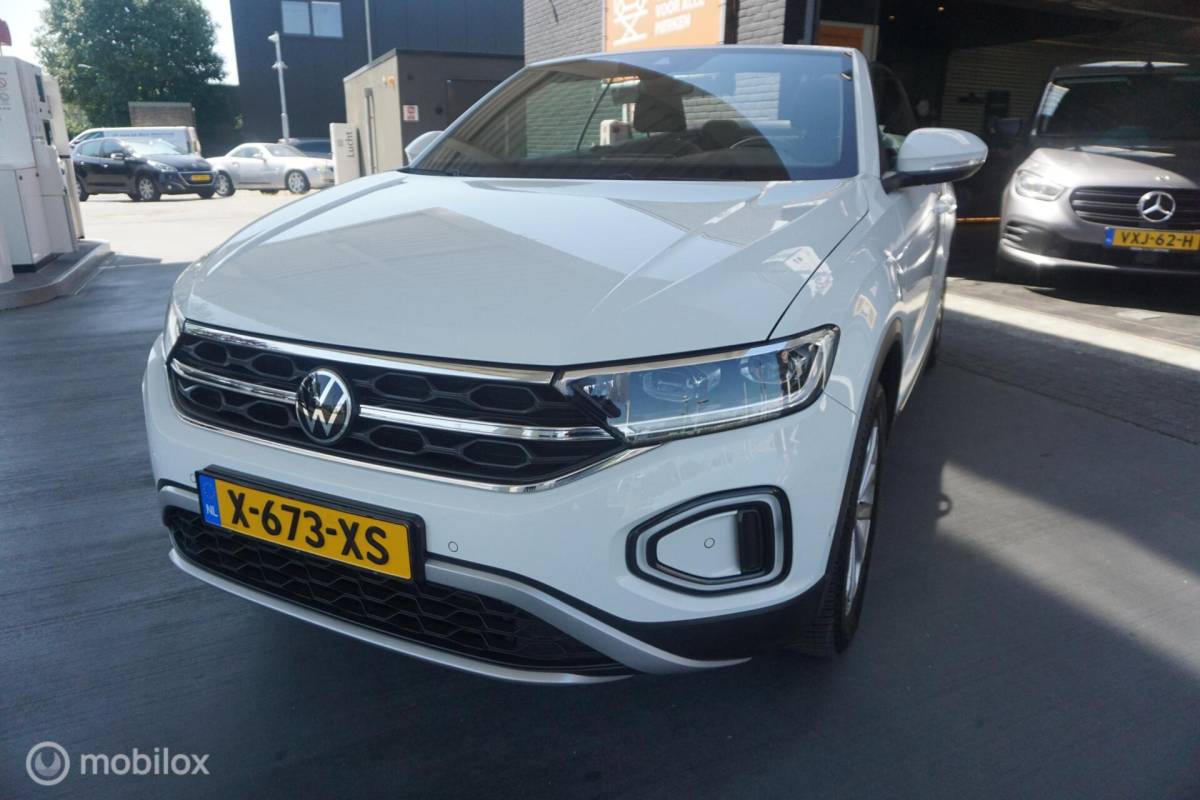 Volkswagen T-Roc Volkswagen T-Roc Cabrio 1.5 TSI R-Line ( 1e eigenaar ! )