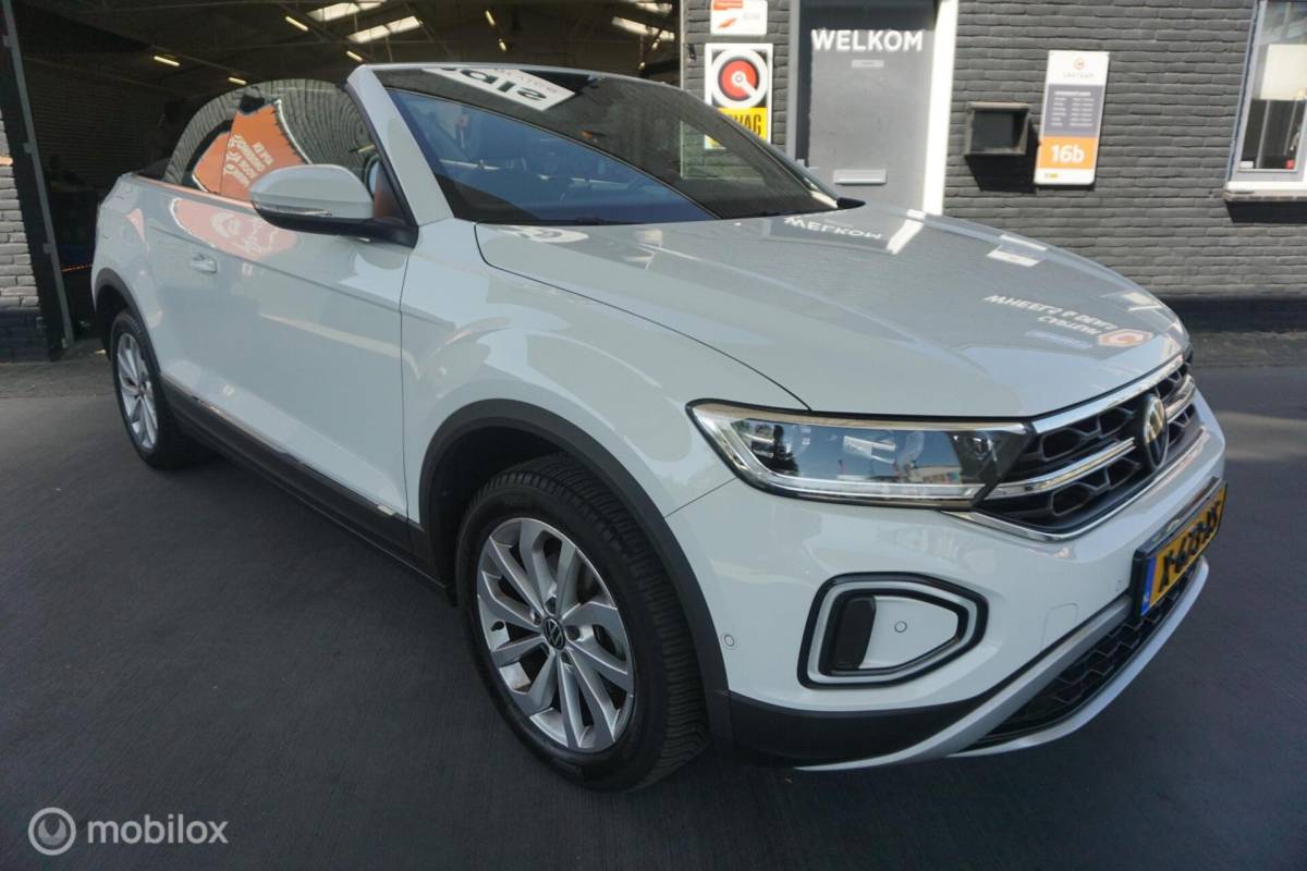 Volkswagen T-Roc Volkswagen T-Roc Cabrio 1.5 TSI R-Line ( 1e eigenaar ! )
