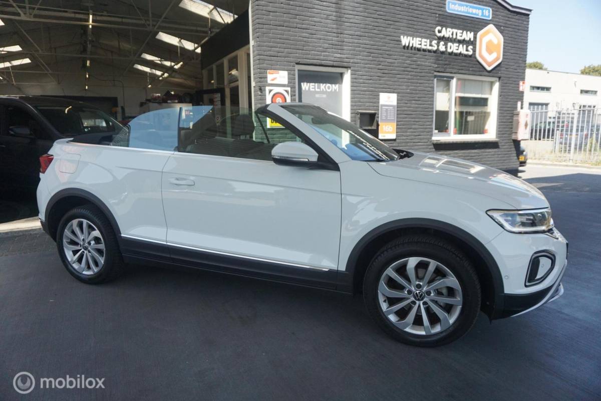 Volkswagen T-Roc Volkswagen T-Roc Cabrio 1.5 TSI R-Line ( 1e eigenaar ! )