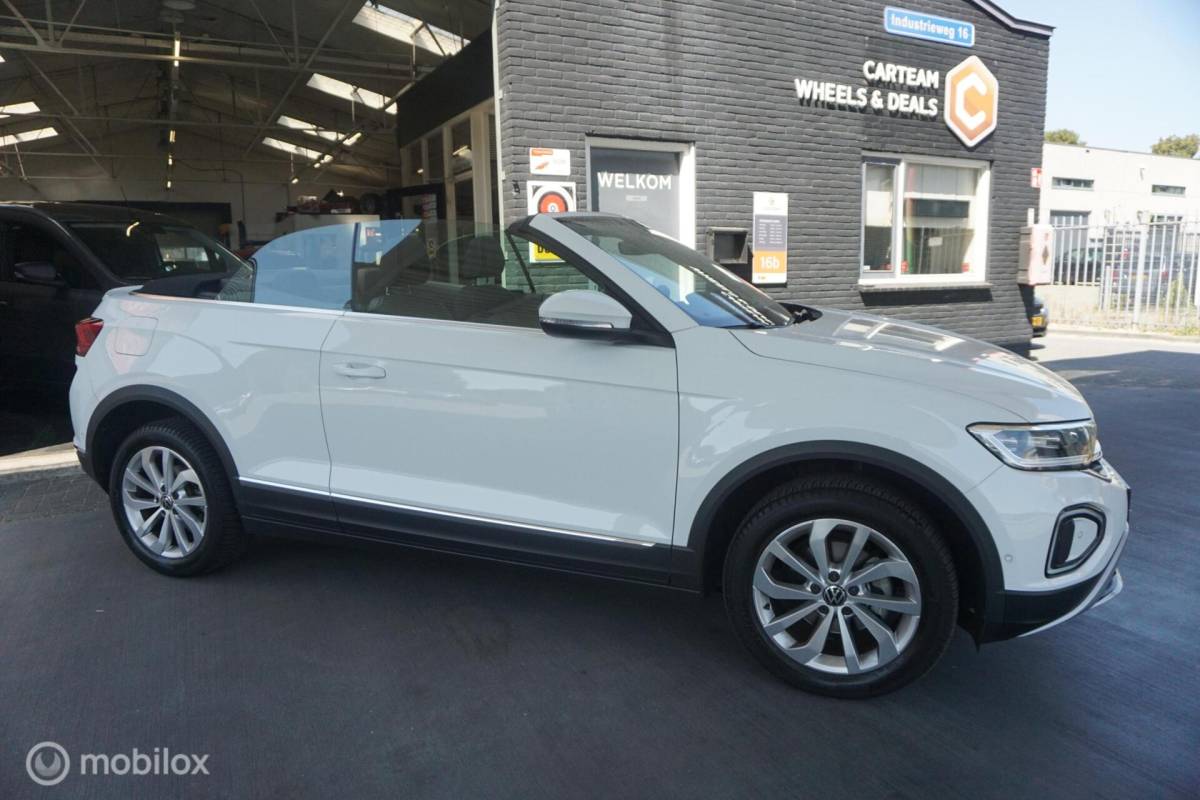 Volkswagen T-Roc Volkswagen T-Roc Cabrio 1.5 TSI R-Line ( 1e eigenaar ! )