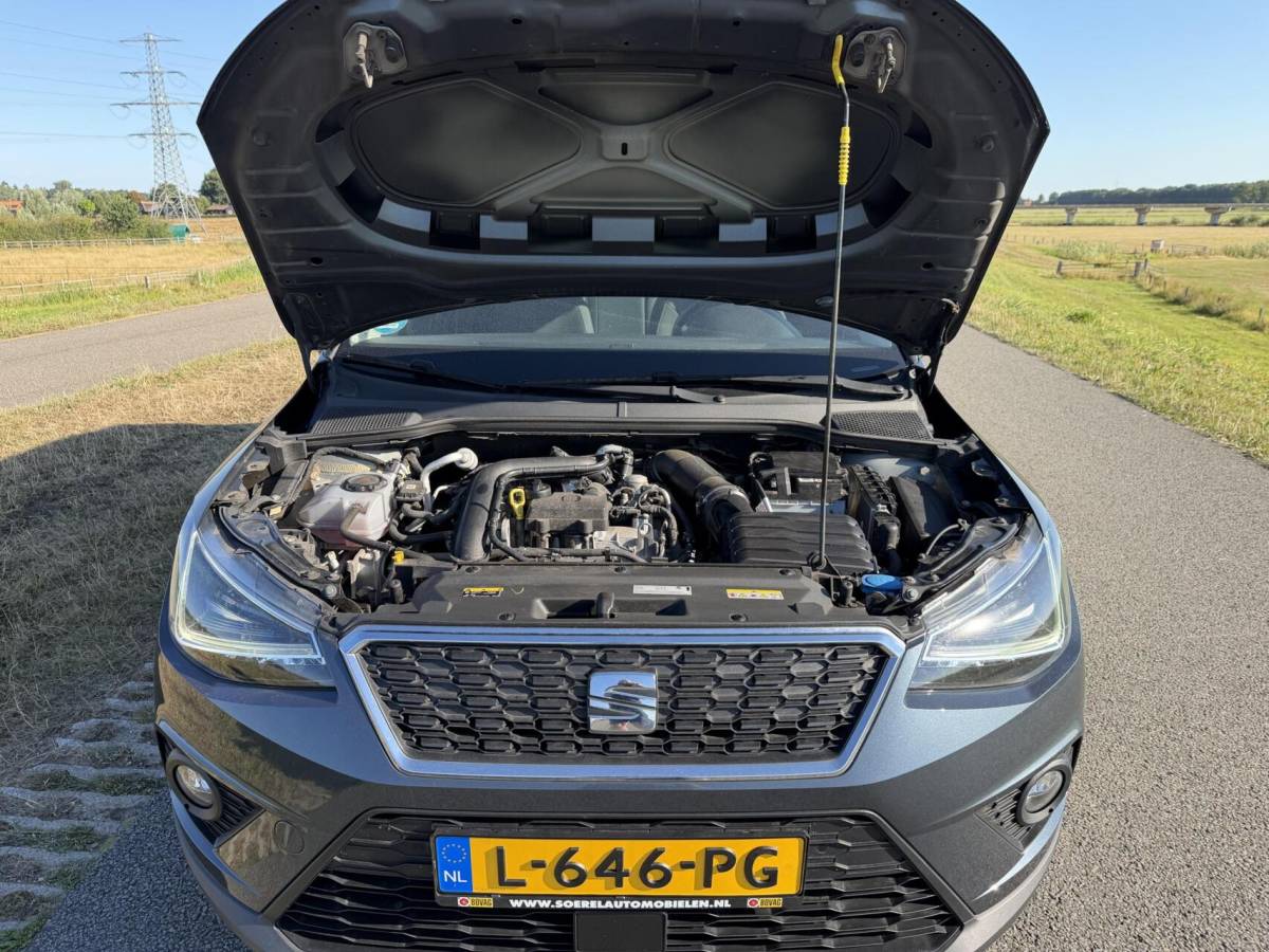 SEAT Arona Seat Arona 1.0 TSI FR boekjes virtueel dashboard leer alcantara