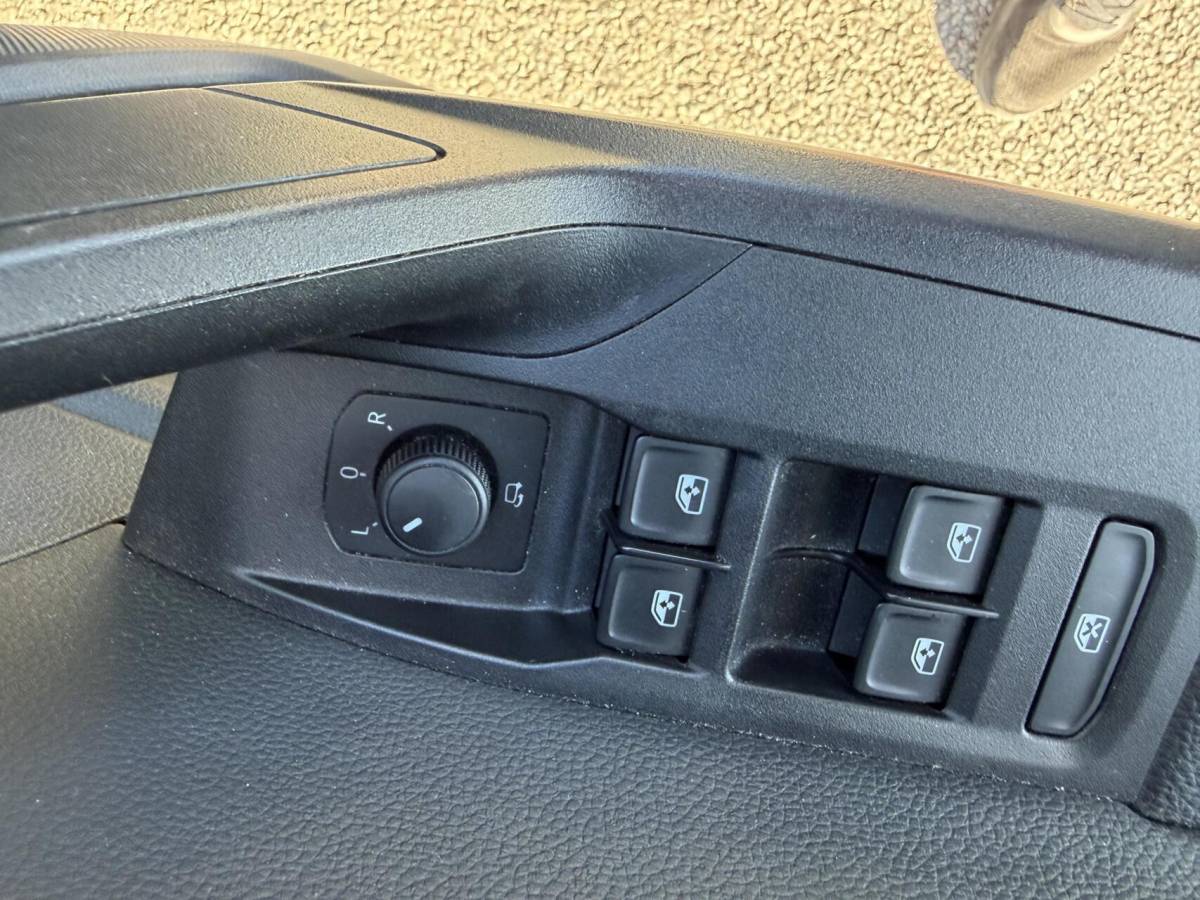 SEAT Arona Seat Arona 1.0 TSI FR boekjes virtueel dashboard leer alcantara