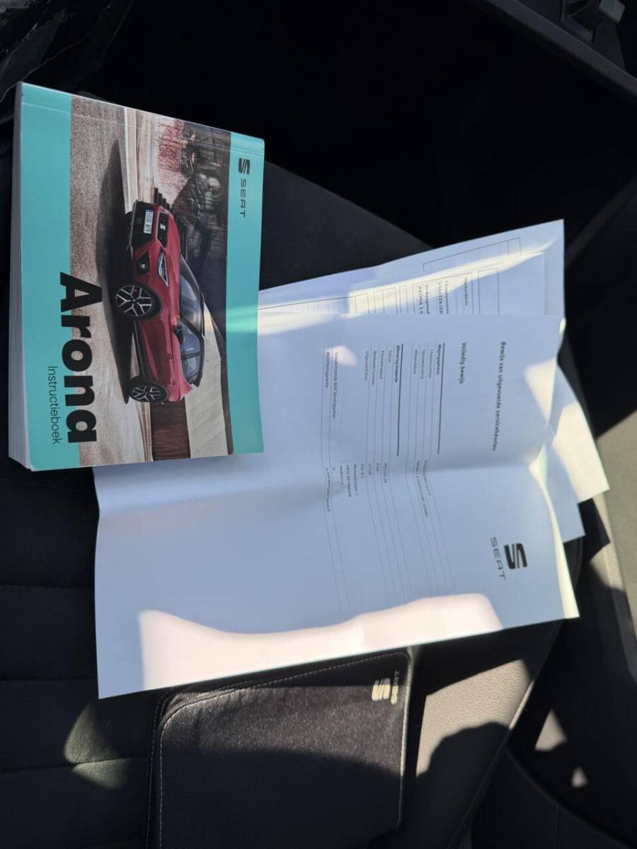 SEAT Arona Seat Arona 1.0 TSI FR boekjes virtueel dashboard leer alcantara