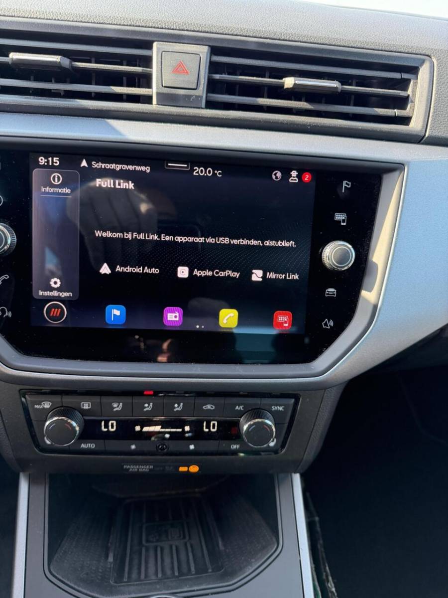SEAT Arona Seat Arona 1.0 TSI FR boekjes virtueel dashboard leer alcantara