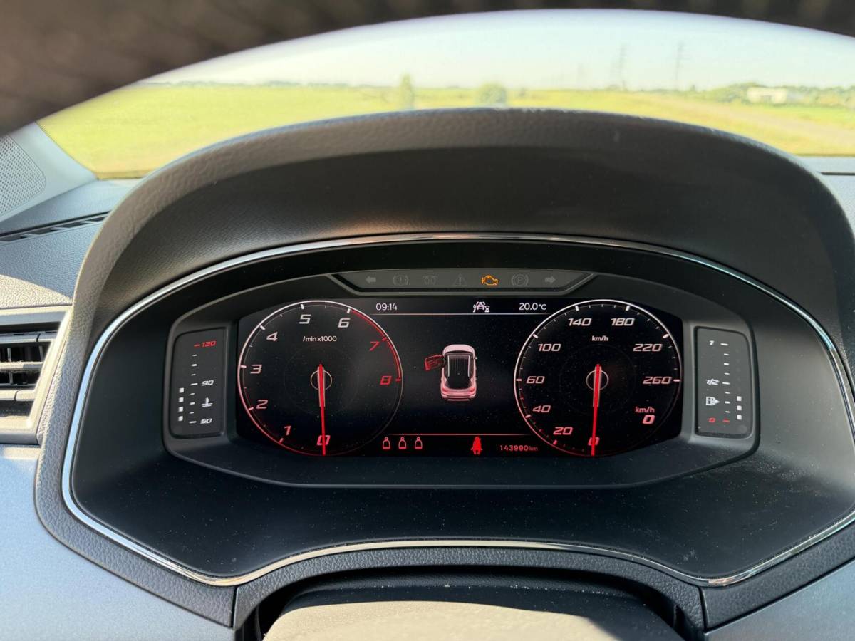 SEAT Arona Seat Arona 1.0 TSI FR boekjes virtueel dashboard leer alcantara