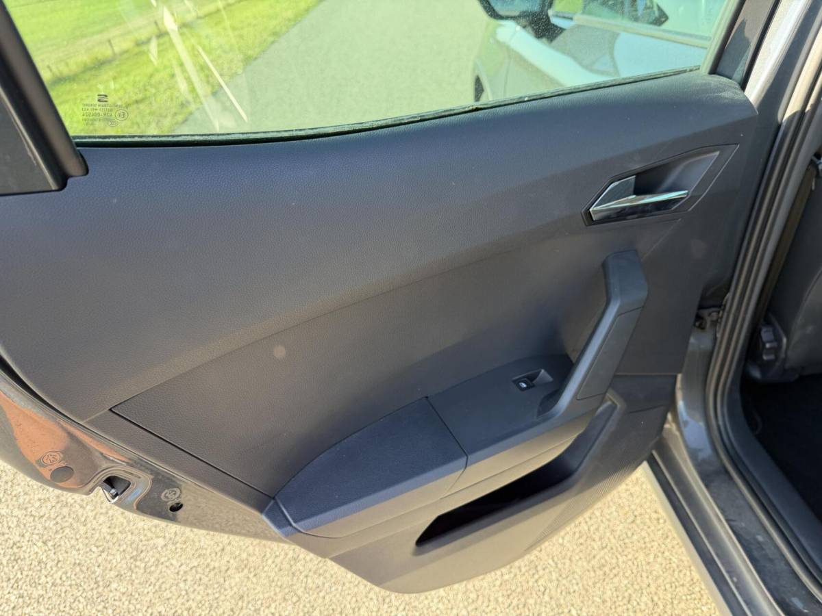SEAT Arona Seat Arona 1.0 TSI FR boekjes virtueel dashboard leer alcantara