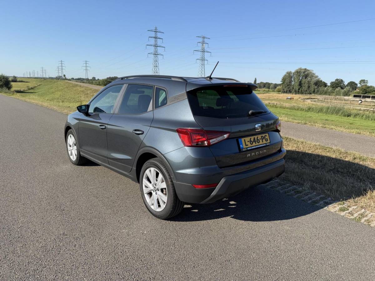 SEAT Arona Seat Arona 1.0 TSI FR boekjes virtueel dashboard leer alcantara