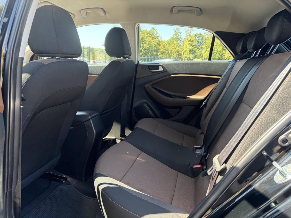 Hyundai i20 Hyundai i20 1.0 T-GDI Comfort 2e Eigenaar l Trekhaak l Navi l Camera l Carplay l Clima l Cruise l Rijstrooksensor l Pdc l N.A.P l Apk tot 05-2027