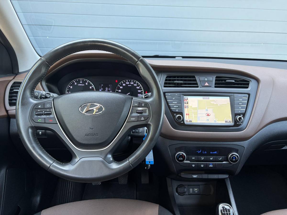 Hyundai i20 Hyundai i20 1.0 T-GDI Comfort 2e Eigenaar l Trekhaak l Navi l Camera l Carplay l Clima l Cruise l Rijstrooksensor l Pdc l N.A.P l Apk tot 05-2027