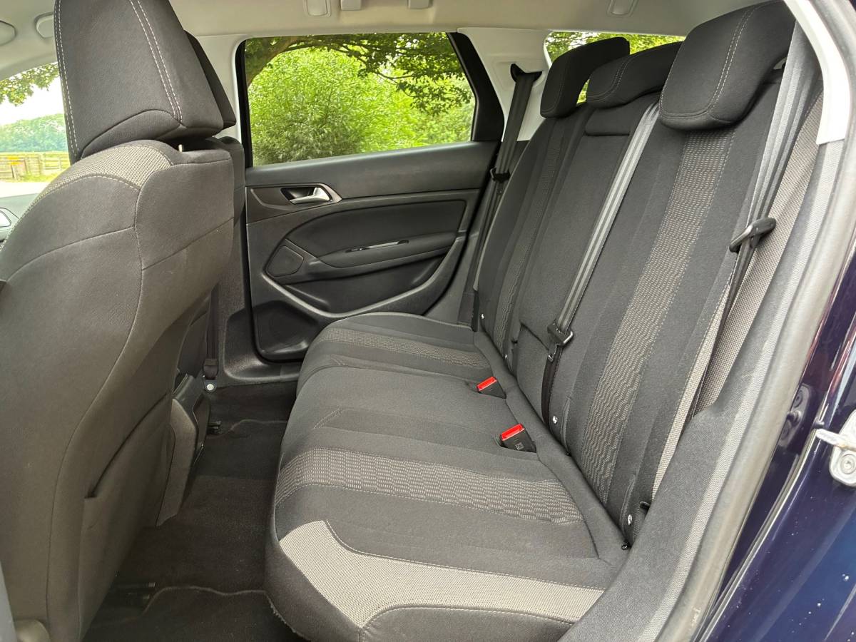 Peugeot 308 Peugeot 308 SW 1.2 PureTech Style | Cruise + Clima + Navi nu € 5.975,-!!!