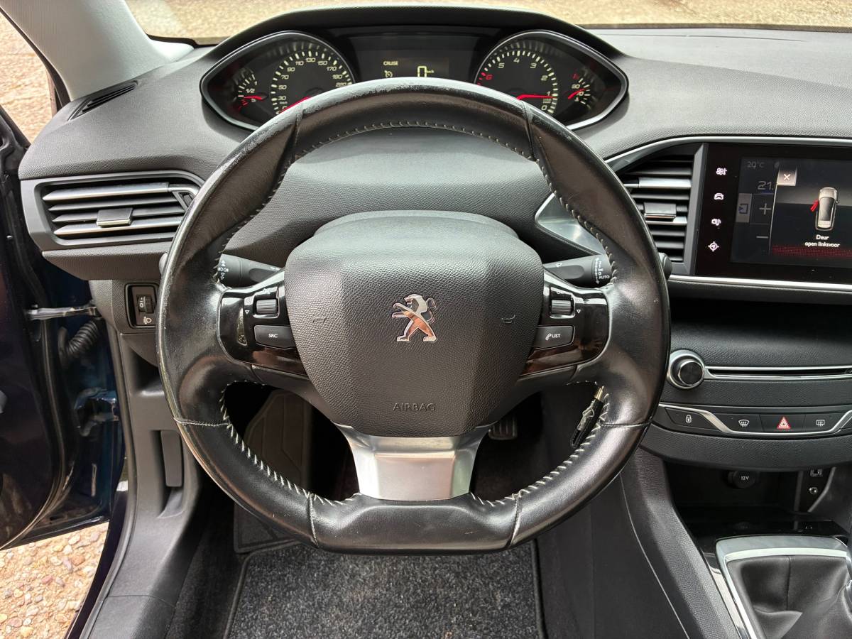 Peugeot 308 Peugeot 308 SW 1.2 PureTech Style | Cruise + Clima + Navi nu € 5.975,-!!!
