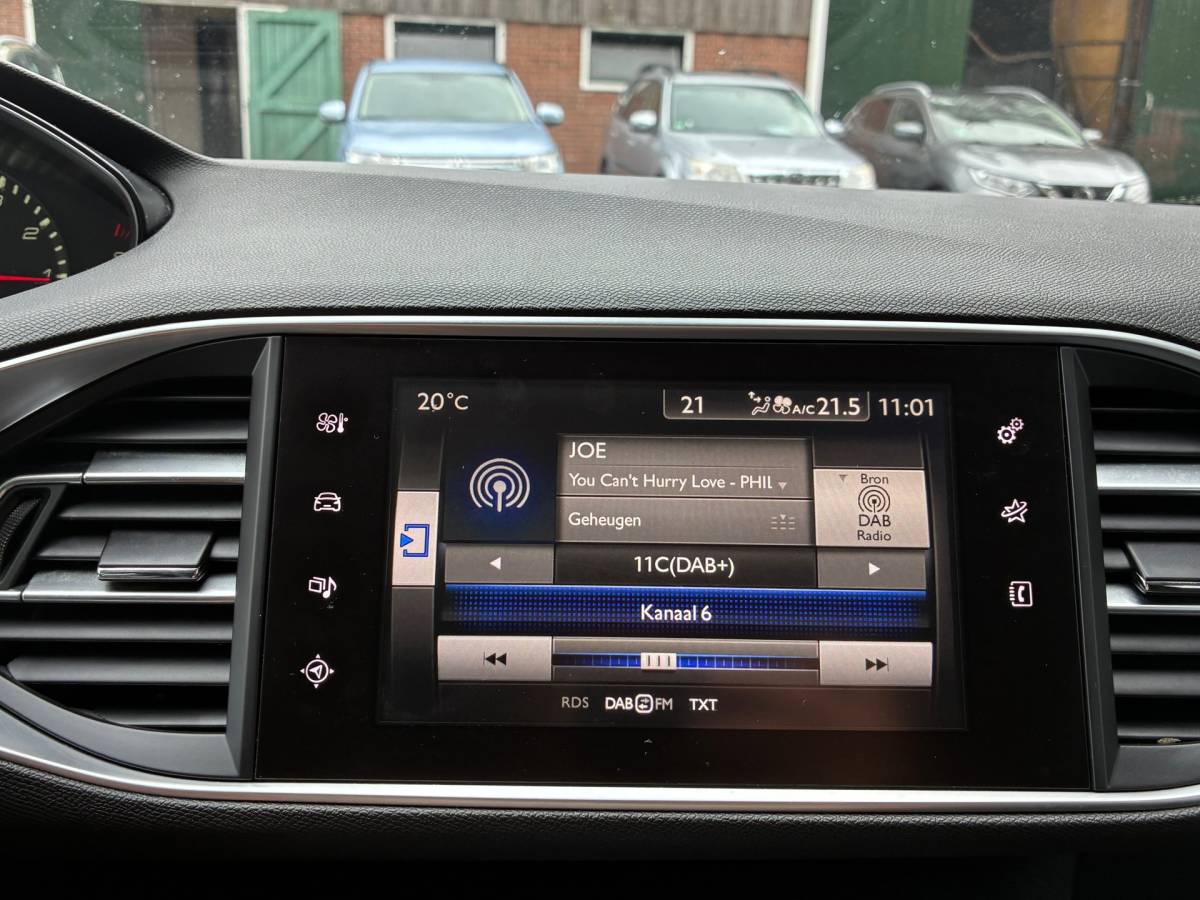 Peugeot 308 Peugeot 308 SW 1.2 PureTech Style | Cruise + Clima + Navi nu € 5.975,-!!!