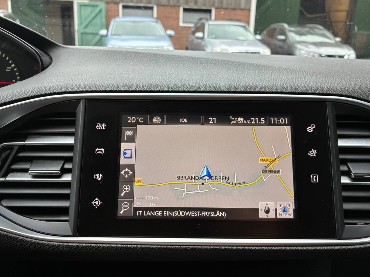 Peugeot 308 Peugeot 308 SW 1.2 PureTech Style | Cruise + Clima + Navi nu € 5.975,-!!!