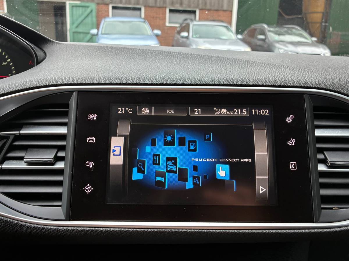 Peugeot 308 Peugeot 308 SW 1.2 PureTech Style | Cruise + Clima + Navi nu € 5.975,-!!!